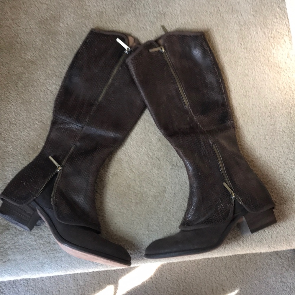 Donald Pliner boots